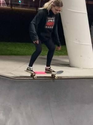 i feel like a shredded librarian when i skate with my glasses on :0 lol #Skateboarding #girlskateboard #girlskater #skateboard #skate #skateboardingisfun 