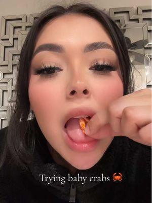 Lmao 🤣🤣 it’s a no for meeee #fypシ #babycrabs #mukbang #babycrabsnacks #mcuevaas #asmr #crabasmr 