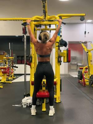 KILLER back day today #gym #bikiniprep #gymootd #GymTok #gymgirl #bikinicompetitor @Darc Sport @Gymshark @abercrombie @BEATS @ProLash @WOLFpak 