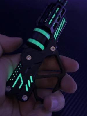 DIY has turned this cool black fidget toy into one that can glow in the dark#fidgettoys #Antistress #EDC #glowinthedark 