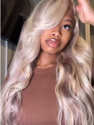 Absolutely fall in love with this highlights wig 😍😍 . 👉🏽Unit: 26 inch P10/613 highlights 13x4 lace front wig 👸🏼Pretty: @bodygyalmimi  #megalookhair #megalook #barbieblonde #hightlights #wigs #wiginstall #lacefrontwig #blondehairstyles #wigstyle 