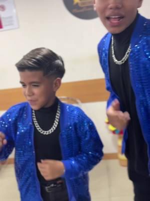 Y ellos no paran de cantar lo que venga jejeje en esta oportunidad mis niños cantando música campesina @Favoritoyoger_oficial @favoritojuan @favoritodanieloficial  #musicacampesina #talentos #talentotiktok 