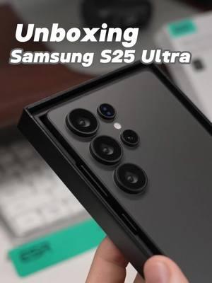 Samsung Galaxy S25 Ultra unboxing! Comparing with S24 Ultra! phone models #unboxing #samsunggalaxy #samsungs25ultra #samsungs24ultra #esrgear #esrtech #esrscreenprotector 