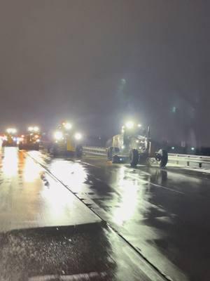 Last past cleaning them iced shoulders #dfw #snow #ice #snowremoval #bluecollar #blade #operator #grader #caterpillar #heavyequipmentoperator #xyzbca #hellyeah #bluecollarboys #construction #constructionlife #stance #fyp #foryoupage 