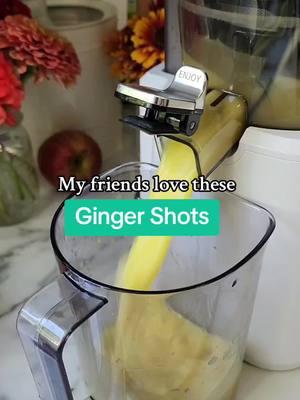 Here's the extra strong version of my ginger shots! 🧡 Hope you love them as much as my friends do! #juice #freshjuicerecipe #freshjuice #juicing #gingershot #gingershots  #creatorsearchinsights  #juicerecipe 