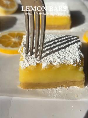 Raise your hand if you are ready for it to be spring…in the meantime these lemon bars are sunshine in a bite 🍋 ☀️ Full lemon bar recipe linked in bio! Ingredients For the crust: 1/2 cup powdered sugar 2 oz/55 g 1 1/2 cups all-purpose flour 7 1/2 oz/215 g 3/4 cup salted butter at room temperature (6 oz/170 g) 1 tbsp vanilla bean paste 1/4 tsp kosher salt For the filling: 1/2 cup all-purpose flour 2 1/2 oz/70 g 2 1/4 cups sugar 1 pound/455 g 1 cup plus 2 tbsp lemon juice lemon zest grated from 1 small lemon 6 large whole eggs 1 large egg yolk 1/4 tsp salt For topping: confectioners’ sugar . . . #lemon #lemonbars #lemonbar #lemonbarrecipe 