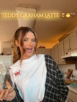 Teddy graham latte now takes the spot in my heart for my fav at home coffee 🤎🧸🍯 #teddygrahamlatte #athomecoffee #instantespresso #fypシ #coffee #masonjarcoffee