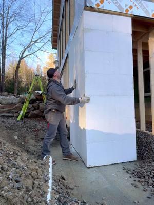 🚨BRACING🚨The next step to pouring this Element ICF corner is to first brace it. We need to make sure it is secure to the ground and the house above and we need to make her it perfectly plumb. Next we will pour the concrete mix! @Makita Tools USA  #construction #homerenovation #renovation #DIY #realestate #design #entrepreneur #tools #remodel #interiordesign #carpentry #woodworking #DIY