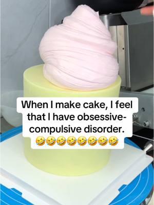 #Capcut When I make cake, I feel that I have obsessive-compulsive disorder.#tiktok #fyp #cake #beautifulcake #cakepiping #cakedecoration #buttercreampipingvideo #pipingbuttercream #pipingtips #caketutorial 