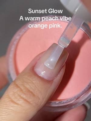 Sunset warmer color blended with the reflection of the dazzling sunshine ✨💅 #homesalon #pinknails #diynail #cutenails #dipnails #dippowder #thenagaia 