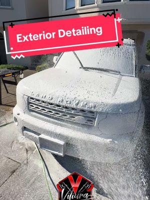 Land Rover exterior detailing… enjoy #viliuramobiledetailing #viliuradetailing #MobileDetailing #DetailingLife #landrover #results #BeforeAndAfter #transformation #DetailingExperts #BayArea #california #detailing #foamplay #foam #soap #CleanTok 