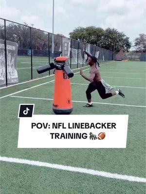 POV: NFL Linebacker Training 🏈 . . . #linebacker #linebackers #linebackertraining #linebackerdrills #offseasontraining #CollegeFootball 