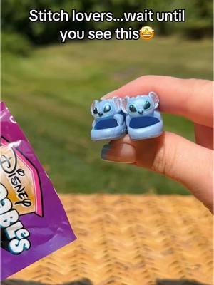 We need our own pair of those shoes 🤩💙 #DisneyDoorables #Doorables #ADOORBS #Dolls #Stitch #StitchLover #StitchCollector #DisneyDolls #Disney