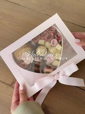 Heart charcuterie box 💝 link in bio to shop ✨ The perfect Valentine’s Day gift idea—this heart-shaped box, complete with a bow, makes it easy to create a stunning charcuterie spread. Ideal for date nights, Galentine’s, or just treating someone special. Shop this post in my bio 💕 and save for later ✨ #ltkseasonal #valentinegifts #diyvalentines #galentines #charcuterie #ValentinesDay #valentinesgift #giftideas #galentinesparty #galentinesday 