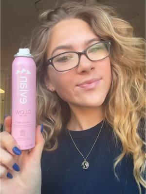 Every day makeup look! If you want to look glowy you must use @Evian Facial Spray  #fyp #foryoupage #trend #viral #makeup #facialmist #evianfacialspray #glowingskin 