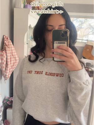 I got it in a size medium <3 #fyp #crewneck #TikTokShop #tiktok #cowgirl #country #countrymusic #clothing #shopping #haul #countrytiktok #western #cowboy #unboxing #affordable #comfyclothing 