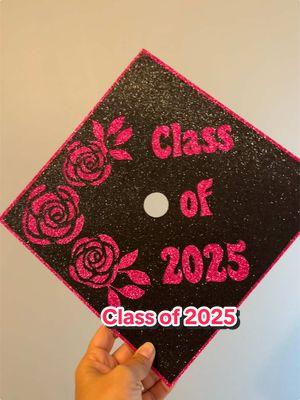 Grad cap topper #classof2025 #graduate #graduation #gradcaps 