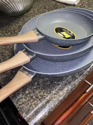 #nonstickfrying #panset #pan #kitchensupplies #frideras #friderasantiadherentes #NewYearNewAura #TikTokShopHolidayHaul #TreasureFinds #GiftGuide #MadeMyYear 