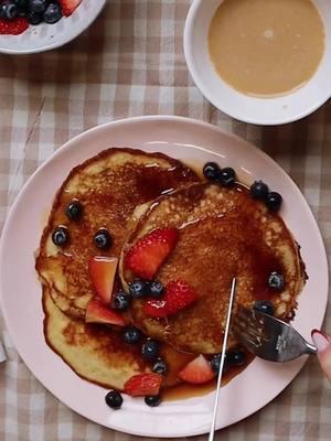 Still holding space for these Super Protein Pancakes, can you believe they're naturally gluten-free?? 😍 Get the recipe for this #BakeOfTheWeek at the bakewith.us link in our profile >> @kingarthurbaking #pancakes #protein #baking #breakfast #bakeoftheweek #kingarthurflour #kingarthurbaking 