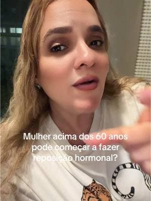 Os estudos dizem que essas mulheres passaram da janela de oportunidade e que os riscos benefícios, principalmente cardio vasculares não compensam. Porém são estudos realizados em amostras muito insignificativas em uma população que já apresenta alterações cardiovasculares. Será que baseando-se em algo que não tem uma base firme e concreta, com estatísticas duvidosas, é honesto determinar o destino da vida de uma mulher? #fypbrasil #fyp #saudedamulher #dicasparamulheres #mulher40mais #menopausa #mulhernamenopausa #reposicaohormonal #suplementacaofeminina #fypbrasileira 