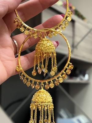 22K Gold ✨ #kundanjewelers #kundanjewelersny #bridaljewelry #bengali #indian #pakistani #punjabi #bridal #goldjewelry #goldkadey #goldbangle #jacksonheights #richmondhill #tracy #bakersfield #fresno #sacramento #yubacity #surrey #brampton #vancouver #kundanjewelry #bridalnecklace #goldjewelry #gold