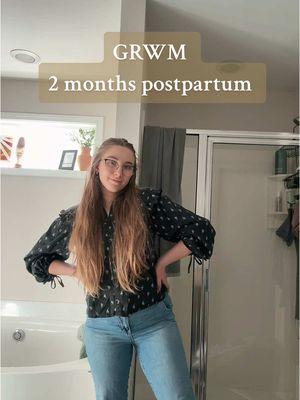 This is your sign to buy yourself a comfy bra and some stylish jeans 💅 #postpartum #postpartumstyle #nursingfashion #breastfeedingproducts #momstyle 