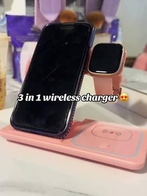 And it’s PINK HELLO 😍 #wirelesscharger #fypシ #fypシ゚viral #phonecharger #everythingpink 