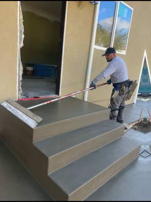 #julioperezconcrete #concrete #concretelife #concretework #concretegarage #concretefinisher #concretestairs #cemento #cementeros #concretepumping #broomfinish #sandfinish #concreteboys #concretecurbing #cantilever #poolcopping #