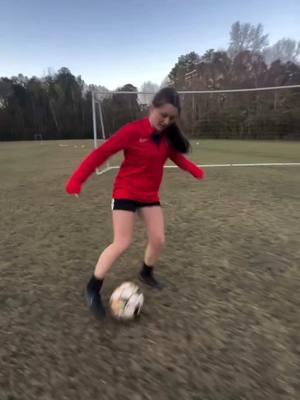 Video featuring @90+Training  #soccerdrills #futbolfemenino #ballcontrol #privatetraining #433skills 