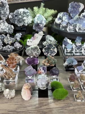 Table scan for this weekend’s lives! Starting TONIGHT.. Friday, January 17th at 7:00 PM CT! Part 2: Saturday, January 18th at 1:00 PM CT… Let’s go! #fluorite #calcite #quartz #minerals #mineraltok #crystaltok #minerallivesale #crystallivesale