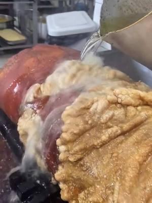 Satisfying ASMR Pork Crackling Chicharron 🐷 #pig #pork #chicharron #chicharrones #food #Foodie #satisfying #oddlysatisfying #asmr #fyp 