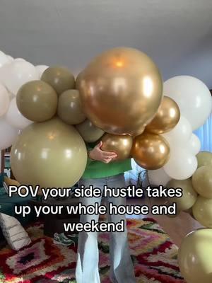 Always a house of #balloons #balloontok #balloonartist #sidehustle #sidegig #balloongarland 