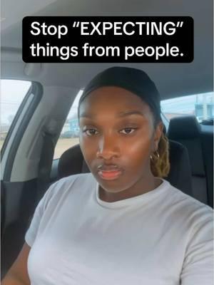 🛑 Stop EXPECTING things from people.✍🏾 . . . . #akelaheard #myjourney #stopexpecting #motivationalpost #foryou #fyp 