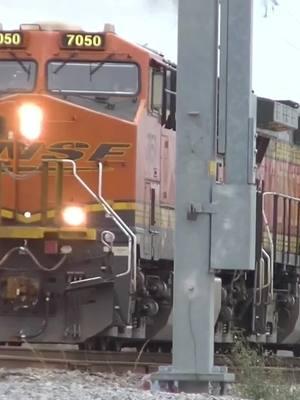 I filmed BNSF 7050 leads L516 with GTW in third position (with new camera) @Yahrique @The south Louisiana ic railfan @Trainlordboi2319 @Arizonaeasternrailfan @Tyguy4162(Canadian railfanner) @Drewski @Andy @TrainENthusiastLover38 #trainlover56trains #louisianarailfan #canadiannational #bnsfrailroad #bnsfrailway #grandtrunkwestern 