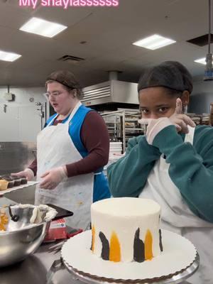 before this app is goneeeeeee😭😂enjoy 18mins of me and my shaylasssss@makncheese @Shalimar94🧸🎀✨🐻🍒 #cakedecorating #walmartbakery #bakery #northcarolina #walmartheartcake #heartcakes #storecakes #caketok 