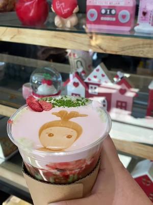 El Matcha más delicioso👌🏼súper recomendado esté café 💖#honeygreenscafe #strawberrymatchalatte #cafeteria #recomendaciones #fyp #paratiiiiiiiiiiiiiiiiiiiiiiiiiiiiiii 