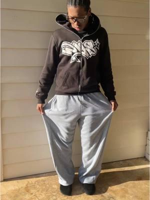 #sweats #sweatpantsoutfit #baggysweatpants #baggy #baggypants 