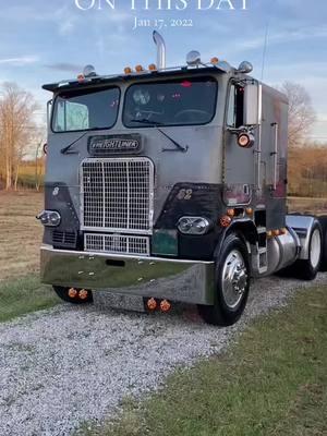 #onthisday #cabover #freightliner #cat3406