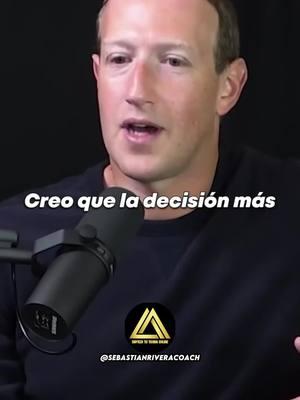 Mark Zuckerberg lo dijo bien: "Te conviertes en las personas con las que te rodeas". 🤝✨ ¿Te has detenido a pensar en quién está influyendo en tu vida? 💭 Si te rodeas de gente con mentalidad de crecimiento, ambición y determinación, inevitablemente esas cualidades se reflejarán en ti.  Pero si te quedas con personas que dudan o no quieren avanzar, será más difícil llegar a donde sueñas. 🌟 Rodéate de aquellos que te inspiren, te reten y te impulsen a ser mejor. ¡Ese es el primer paso hacia el éxito! 🚀 💡 ¿Quieres cambiar tu círculo y empezar un negocio que transforme tu vida?  sígueme para más contenido:  @byasebastian @sebastianriveracoach #usa #inspiración #motivacion #mentalidad #frases #consejos #gratitud #resiliencia #desarrollopersonal #emprendedores #exito #emprender #emprendimiento #venderonline  #habitos #exitosos