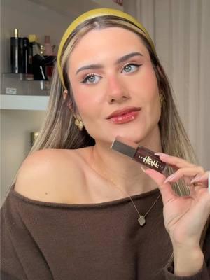 El lip gloss perfecto si existe y son de @Fenty Beauty 🤎🤎🤎🤎 #maquillajequevalelapena #maquillajeviral #fentybeauty #viralmakeup 