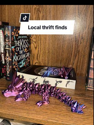 A little retail therapy at the local antique stores #antiquefinds #jewelry #antiquejewelry #librarian #librarymediaspecialist #fae #faries #onyxstorm #BookTok #publiclibrary #booklover #bookreviews 