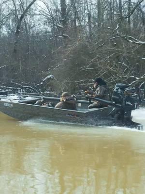 Let’s ride! 🐊🦆  #GatorTail #GatorTailOutboards #ExtremeSeries #GTR40XD #Vanguard #AmericanMade #drduck #GatorTailNation #DuckSeason  🎥: @dr_duck @thefowlhunter 