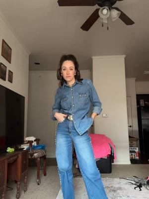 Last one I promise. I just LOVED this denim Dan Western fit. #westernworkwear #westernfashion #comfywesternfit 