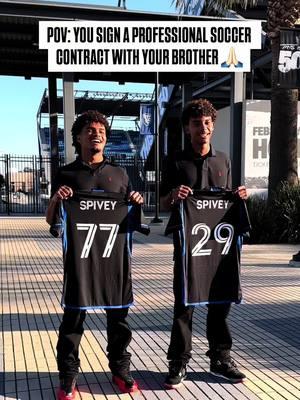 It’s a dream to go pro, a bigger dream to go pro with your brother 🙏🏻🖤💙 #sjearthquakes #mlsnext #mlsnextpro #procontract #prosoccer 