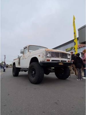 Lifted, patina single cab International ready for dirt or whatever you can throw at it. . . . ____________________________________________ #truck #international #offroad #jetperformance #jetchip #musclecar #classiccar #automotive #Motorsport  #aftermarket #tuning #americanmuscle #huntingtonbeach #surfcity #performance #carculture #speedhunters #speedsuspects #carswithoutlimits #carsovereverything #hotcars