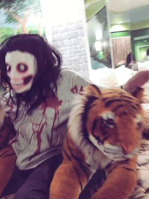 Jeff and Tiggers #tiger #darktiktok #horror #allthingsweird #deeptiktok #tigger #jeffthekiller 