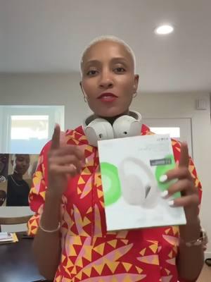 Actress, model and host, Que LaRae (@stayreadywithq), tried our *new* SoundForm Isolate Noise Cancelling Over-Ear Headphones first hand. No surprise here—she loved them. Her top 3 favorite features? 🔇 Active Noise Cancellation 👂 Hear-Through Audio ⏰ 60 hours of playtime #belkin #soundform #soundformisolate #noisecancellingheadphones