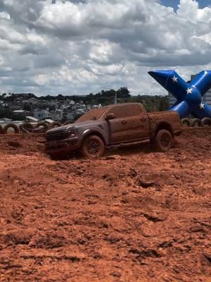 Mudding🤙 ig: lukasgobbi21  #mudding #rangerraptor #mudpit #4x4 #rutas #offroad #fordraptor #offroading #ruta 