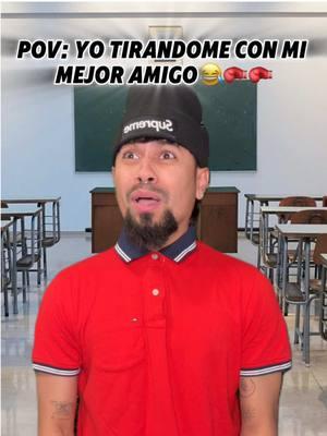 Pa’ que siga molestando TOMA! 😂🥊 Quien GANO?! 😂😂😂 . . . . #porlomenos #enlaescuela #escuelasdepr #escuelasdepuertorico #yosoyboricua #comediaboricua #hechoenpuertorico 