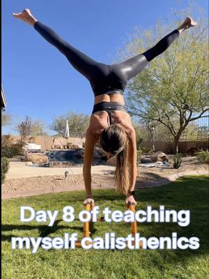 Working on negatives today… not easy 😅 #calisthenicsbeginner #handstand #calisthenics #yoga #fitmom #upsidedown @lululemon 